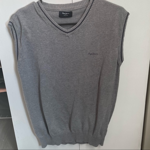 Grey Vest - Picture 1 of 1